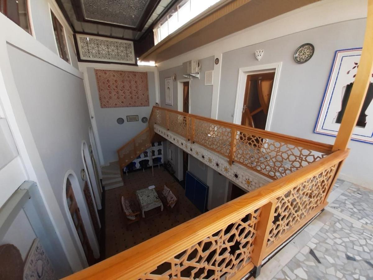 Hotel Rizqiro'Z Boutique 부하라 외부 사진