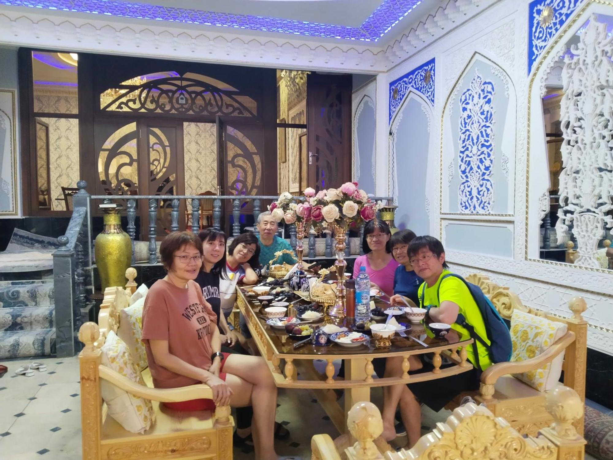 Hotel Rizqiro'Z Boutique 부하라 외부 사진