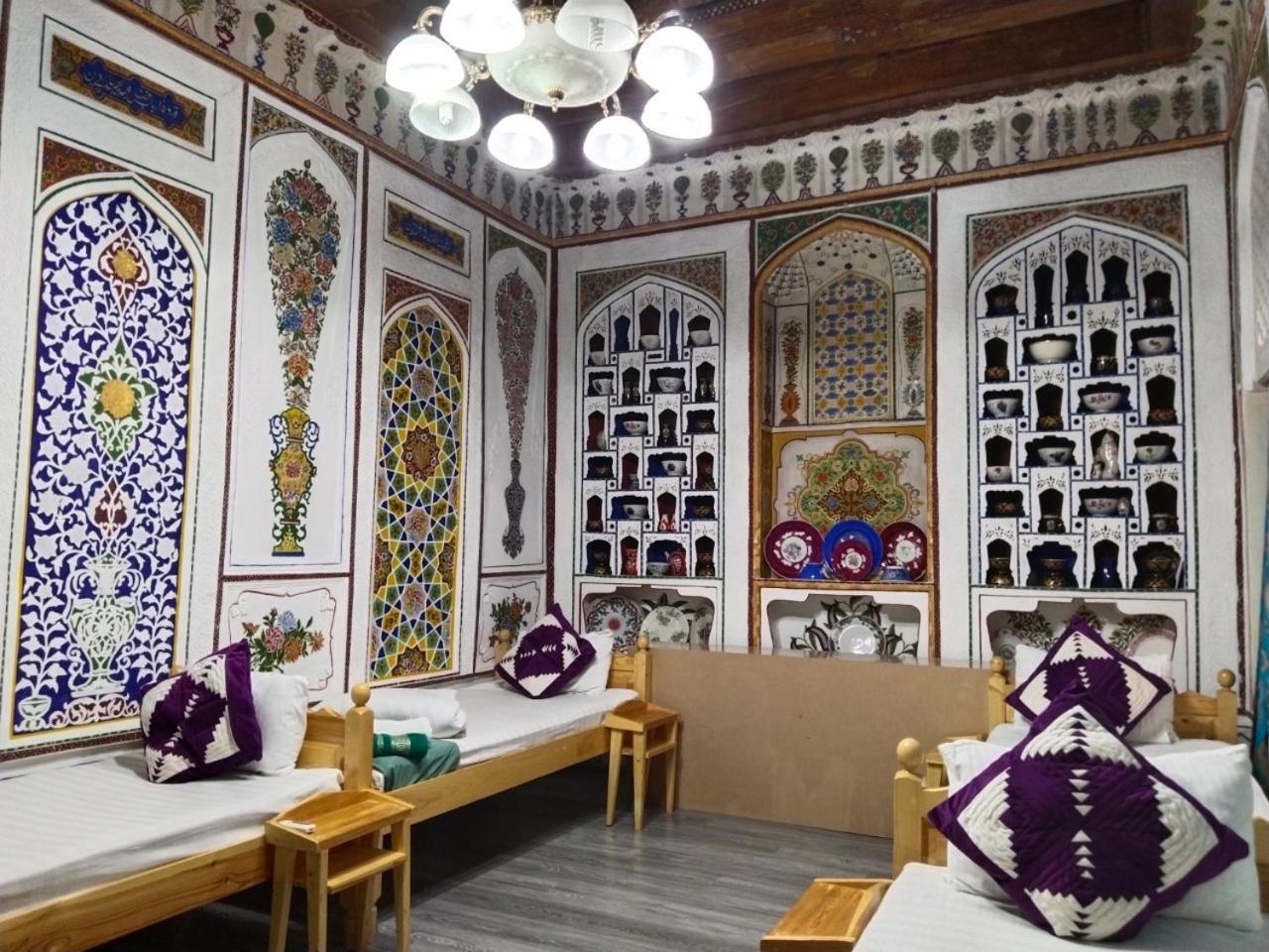 Hotel Rizqiro'Z Boutique 부하라 외부 사진