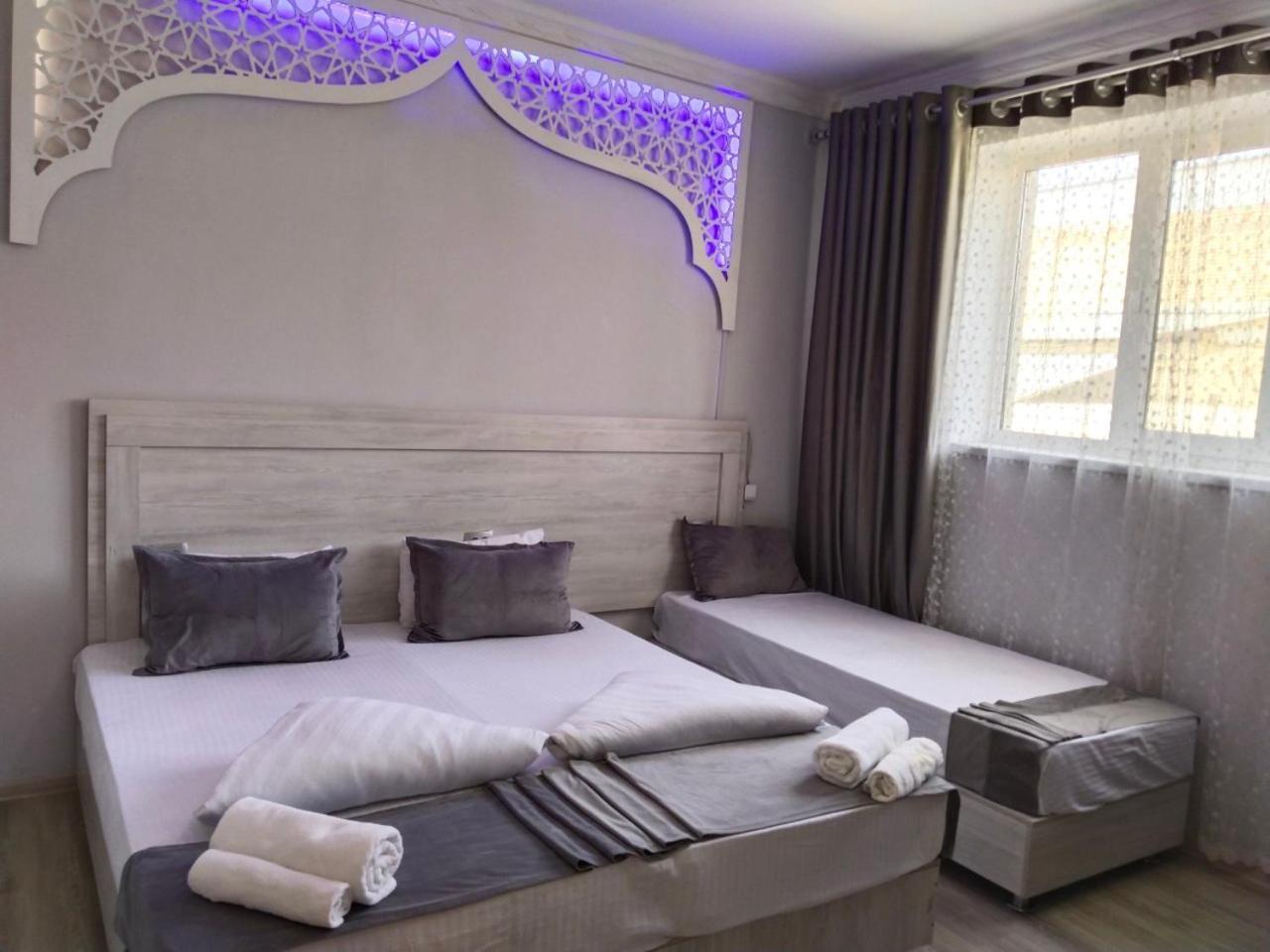 Hotel Rizqiro'Z Boutique 부하라 외부 사진
